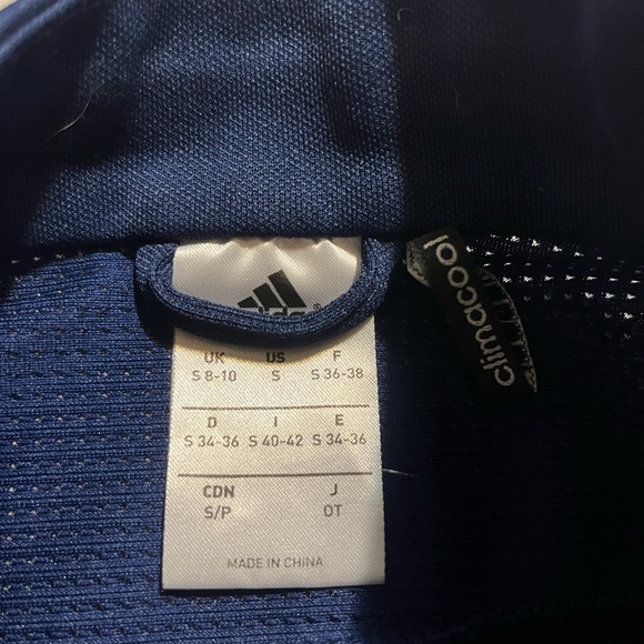 Womens Adidas’s zip up jacket. Size small - Picture 3 of 4